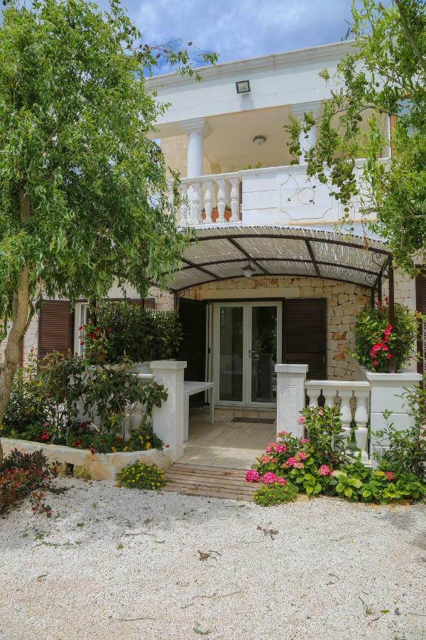 Appartamento Ortensia In Villa Mariella Остуни Экстерьер фото